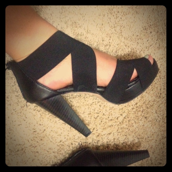 Madden Girl black strappy heels