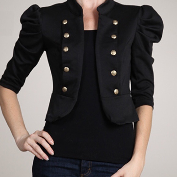 Buttoned crop jacket w/ ruched puffy sleeves