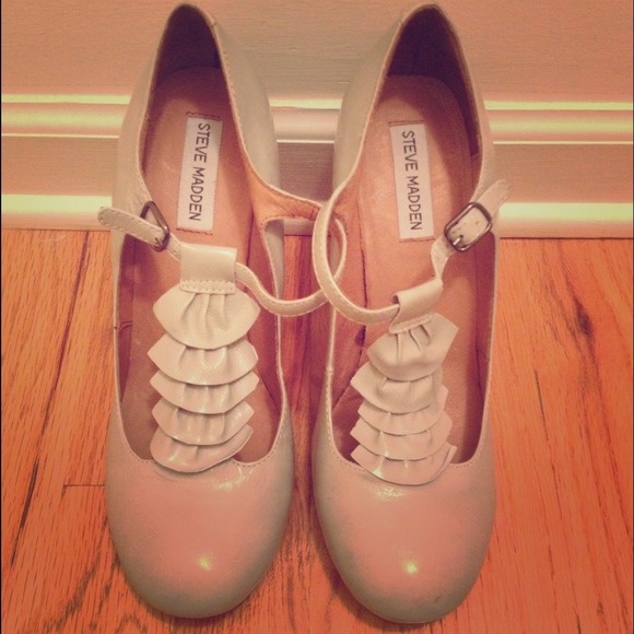 Steve Madden Taupe Pumps