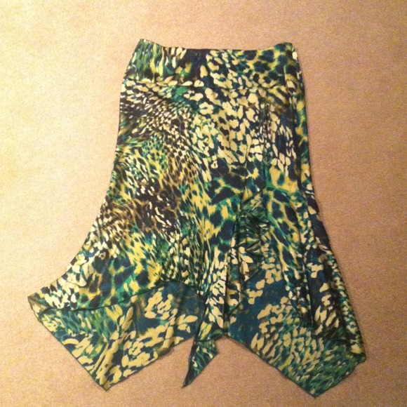 Reduced 💵Silk skirt by Marciano💕