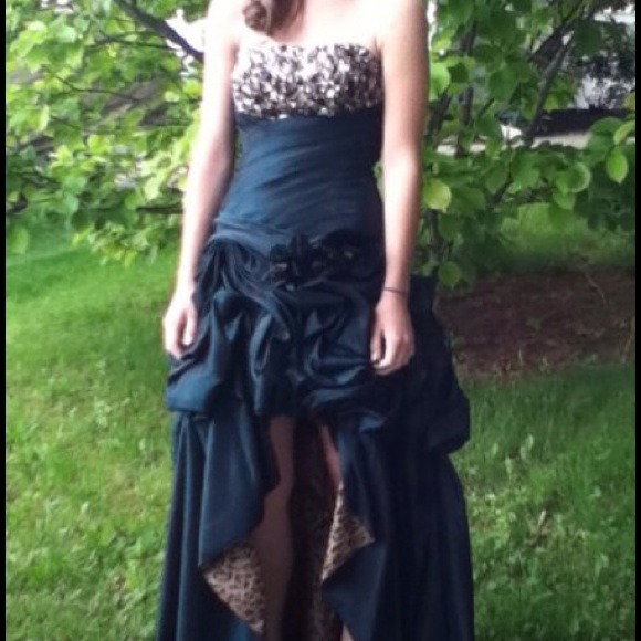 Emerald green leopard print prom dress - Picture 2 of 4