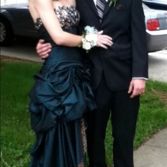 Emerald green leopard print prom dress - Picture 3 of 4