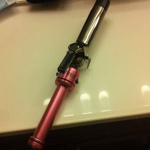 Hot tools 1" Curling Iron with FREE mini blowdryer