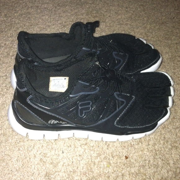 FILA "Toe Shoes" - Picture 3 of 4