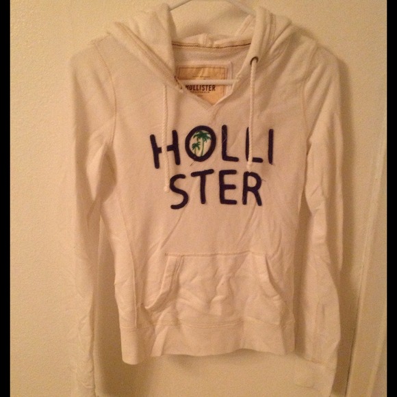Hollister Sweaters - Hollister sweatshirt