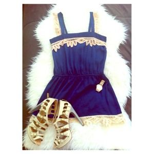 ❤Sold in bundle ❤Blue Tank with Lace trim
