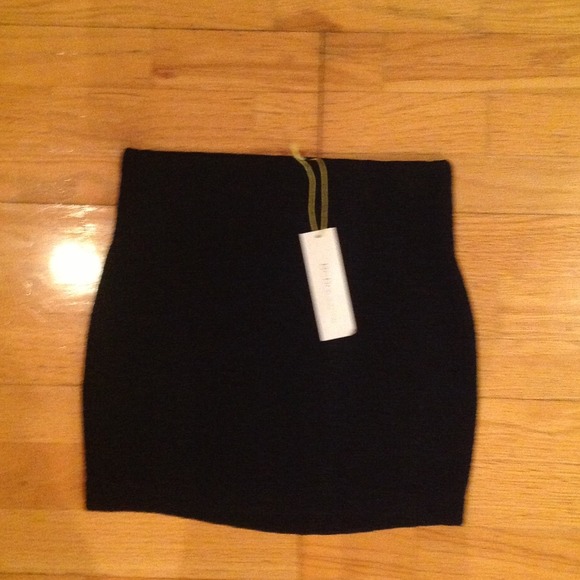 Black body-con mini skirt