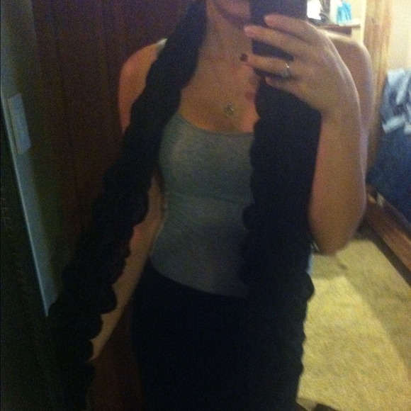 Black scarf!