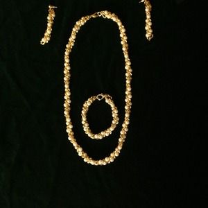 Vintage faux pearl gold-tone wrapped set