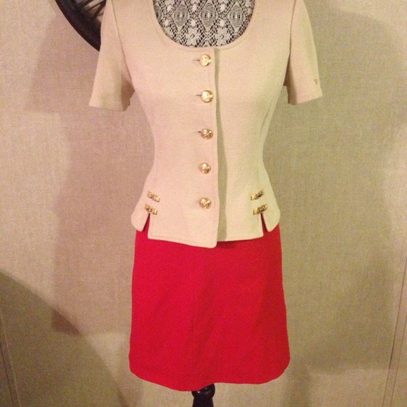 ❌SOLD❌Dolce and Gabbana Skirt - Picture 2 of 4