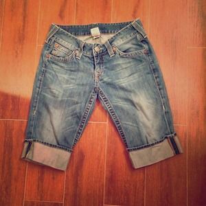 Authentic True Religion Bermudas!