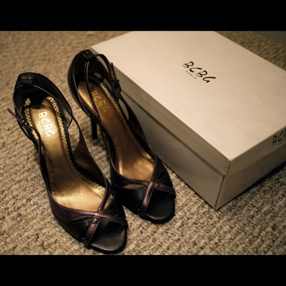 🎉SOLD🎉BCBG PARIS leather high heels shoes - Picture 2 of 2