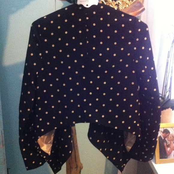 ** SOLD**Beautiful black and gold blazer - Picture 4 of 4