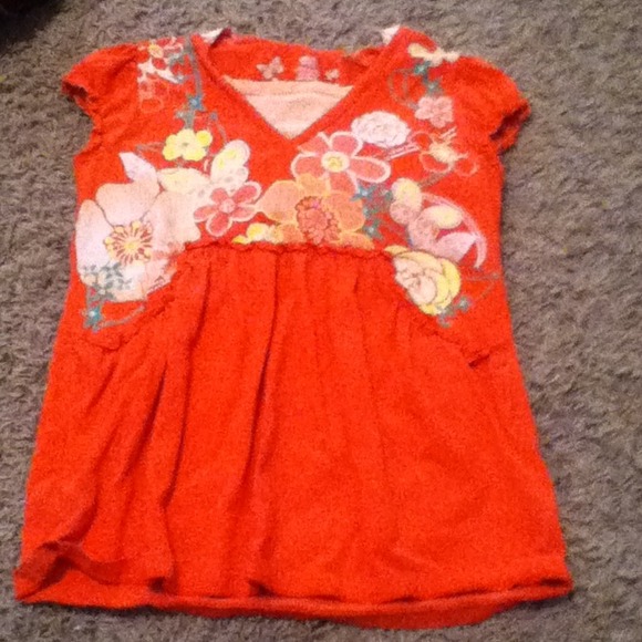 Floral tee with hood