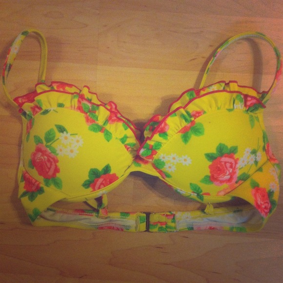 Xhilaration Floral/Ruffled XTREME Pushup Swim Top