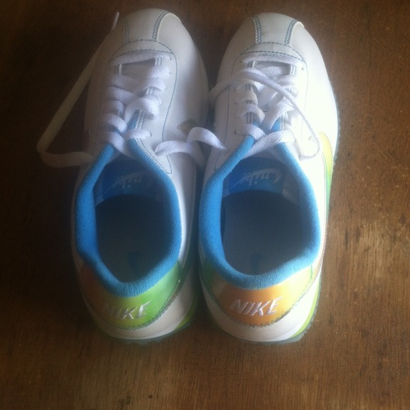 🙅ON HOLD🙅 NWOT Nike running shoes