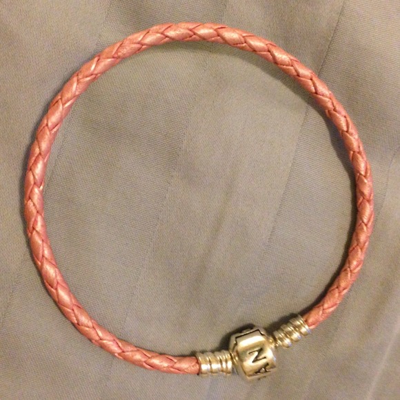 📛SOLD📛Pink pandora leather