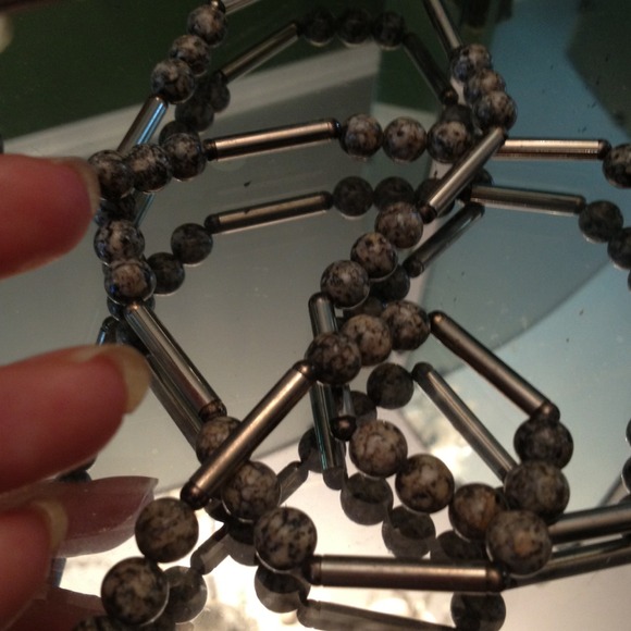 Beautiful silver and stone necklace👯🌟 - Picture 2 of 3