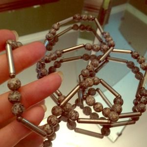 Beautiful silver and stone necklace👯🌟