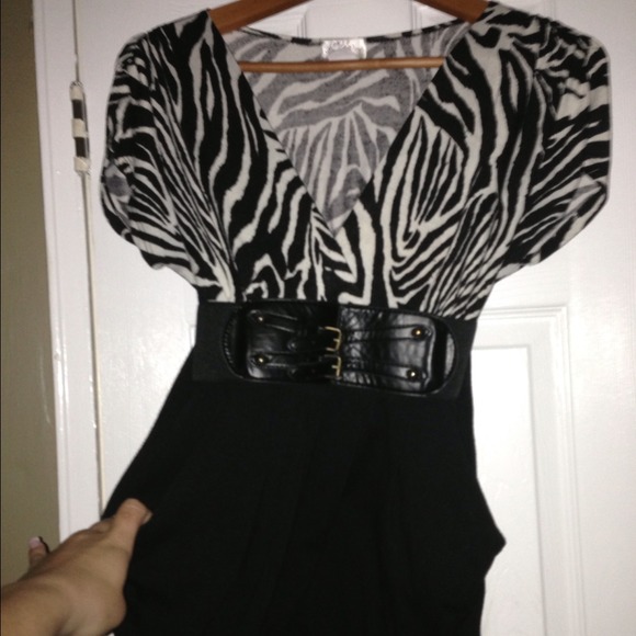 Fiona & Purple belted zebra print top - Picture 2 of 3