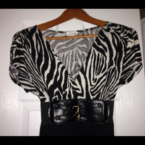 Fiona & Purple belted zebra print top - Picture 3 of 3