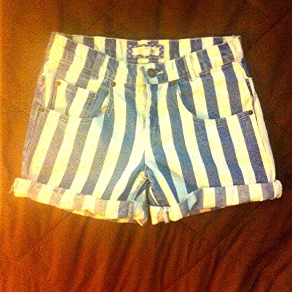 High wasted shorts