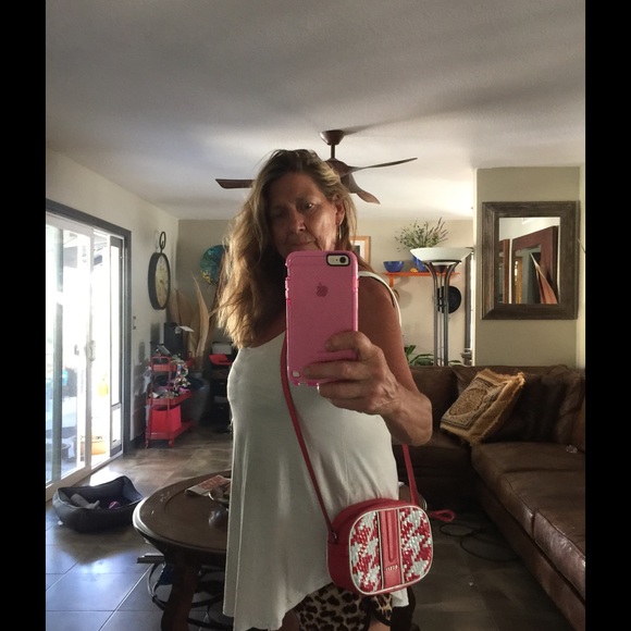 Guess cross-stitch leather PURSE - Picture 3 of 3