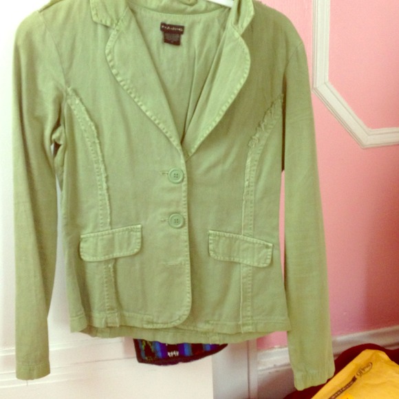Green button blazer 💚 - Picture 1 of 1
