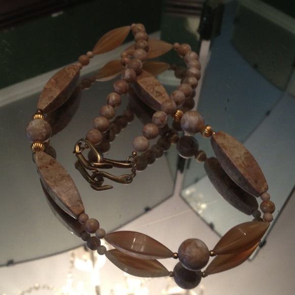Beautiful sandstone necklace - Picture 2 of 4