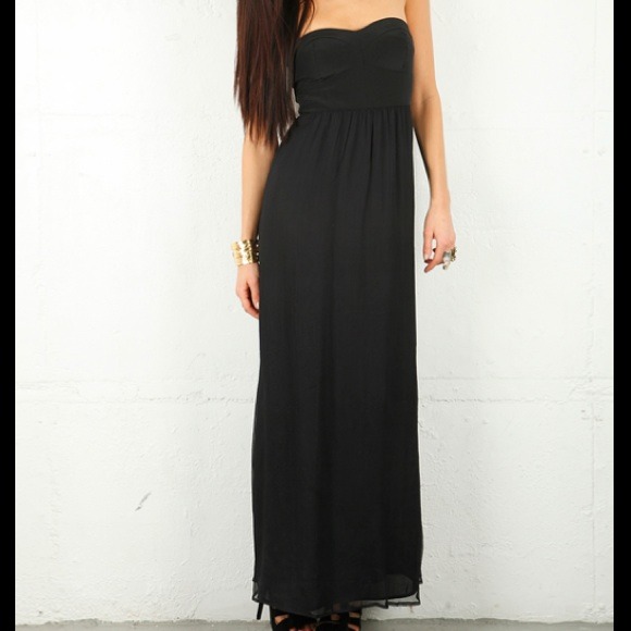 Cynthia Vincent black silk maxi - Picture 1 of 3