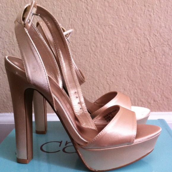 Cathy Jean heels in Champaign color! Size 7! NWT! - Picture 1 of 4