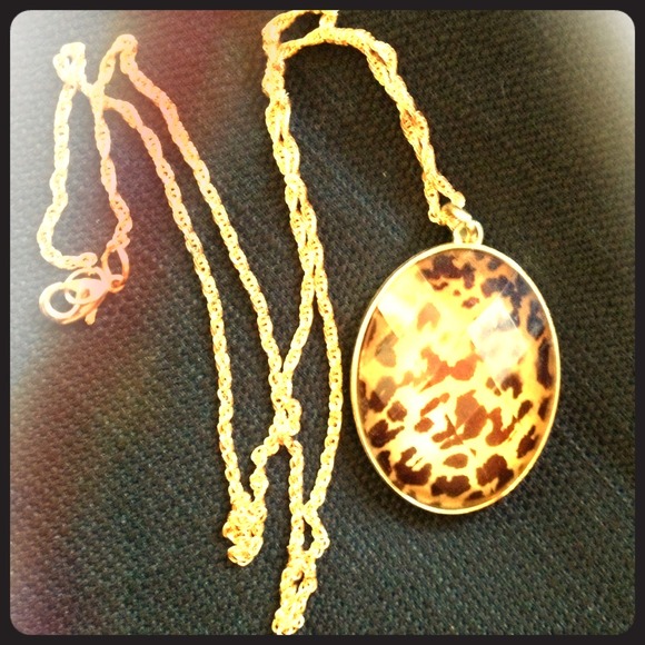 Goldtone necklace
