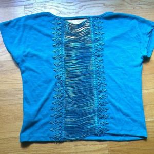 CHARLOTTE RUSSE SHORT SLEEVED SHIRT