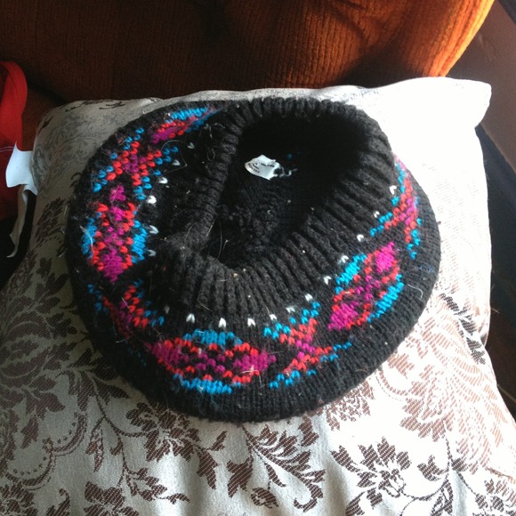 Cute beanie/beret - Picture 2 of 2