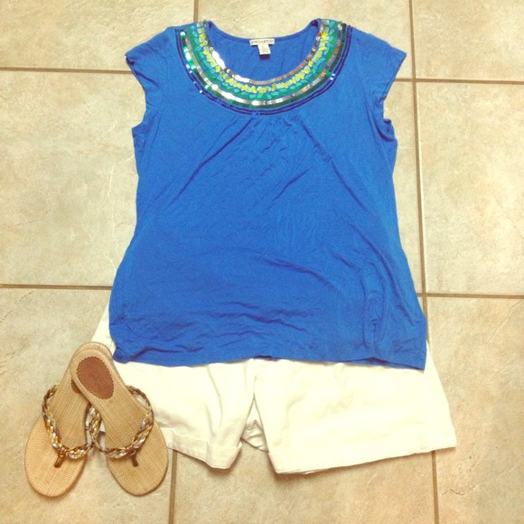 Tops - 🎀BUNDLE🎀 Blue sequin top and splatter tank top