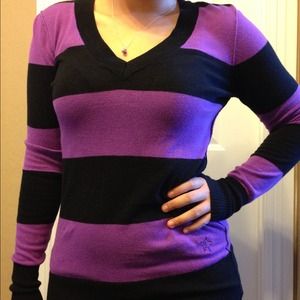 SOLD IN CONSIGNMENT Nollie sweater