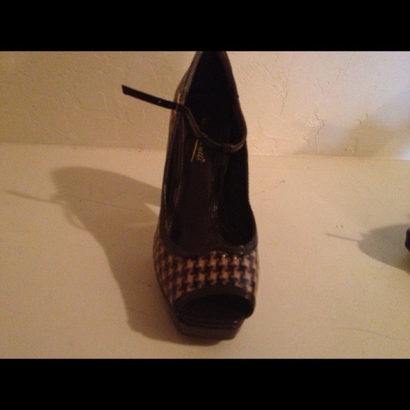 Brown checkered
