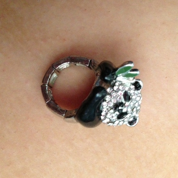 🚫Sold🚫🐼💍panda ring - Picture 3 of 3