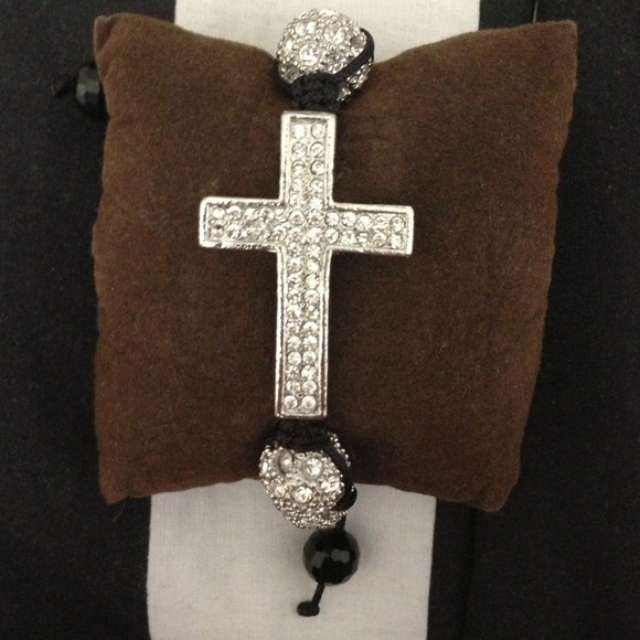 Cross Bracelet - Picture 1 of 4