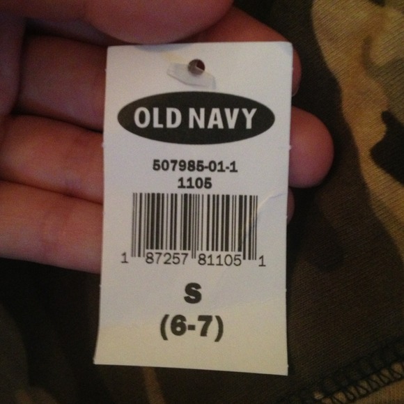 ✨REDUCED✨ Old Navy little kid's shirt - Picture 2 of 2