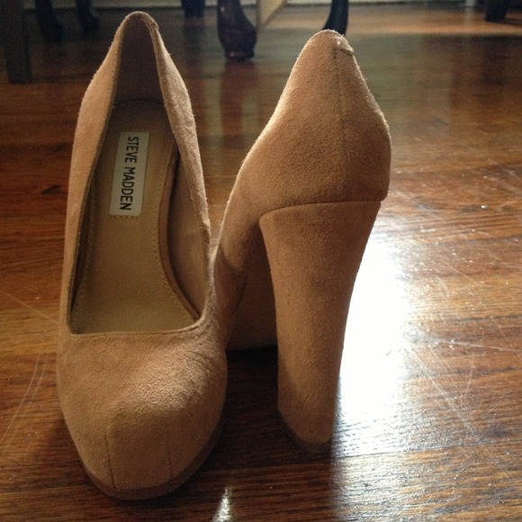 Steve Madden Platform Heels Beige