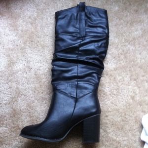 🍂Tall black leather boots!!!