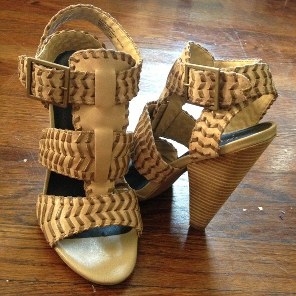 Heels Tan