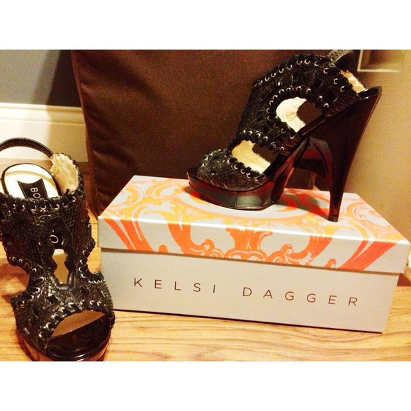 Boutique 9 stunner heels