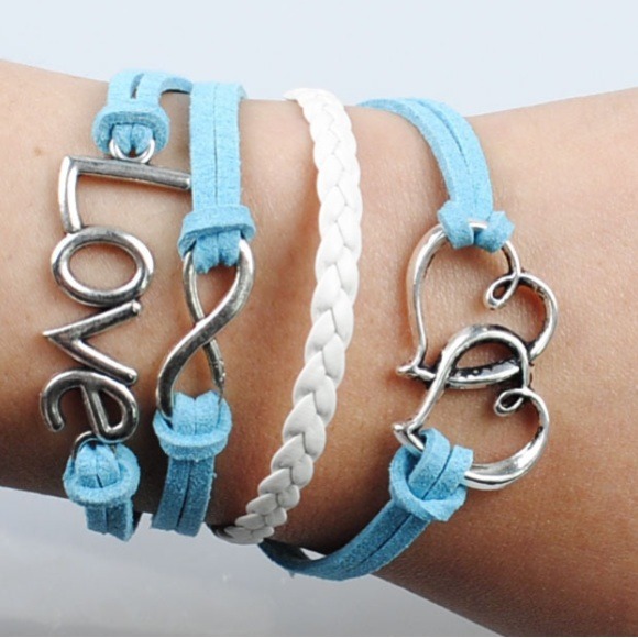❌SOLD BUNDLE❌Heart Love Infinity Bracelet