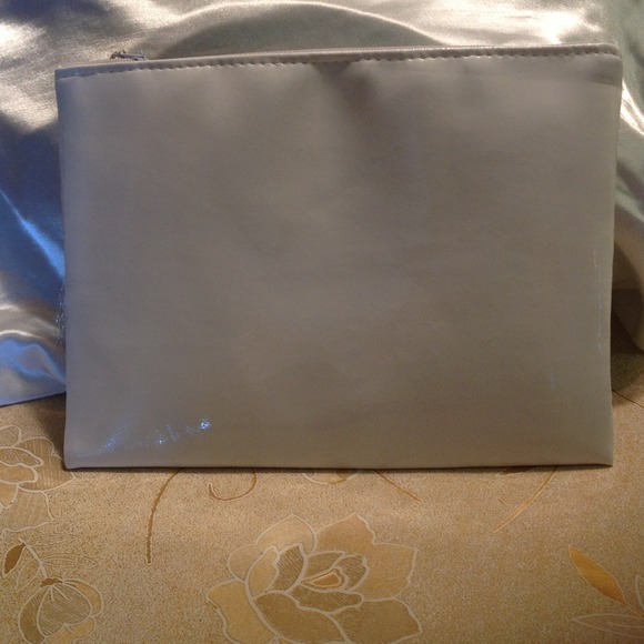 Brand new white pouch with silver Hamsa - Picture 3 of 5