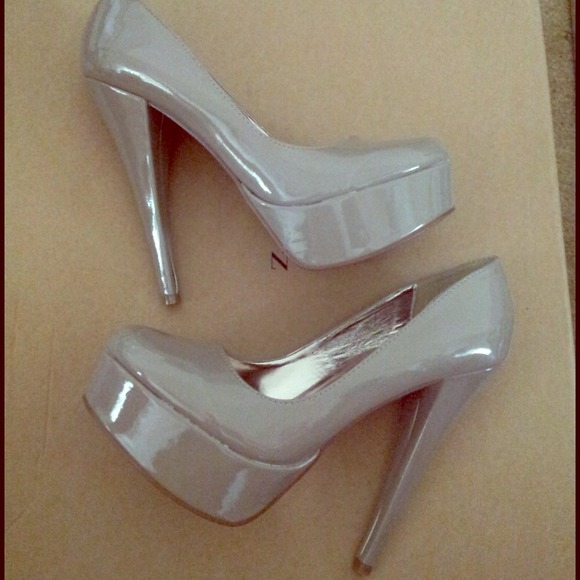 Steve Madden Platform Pumps *REDUCED*