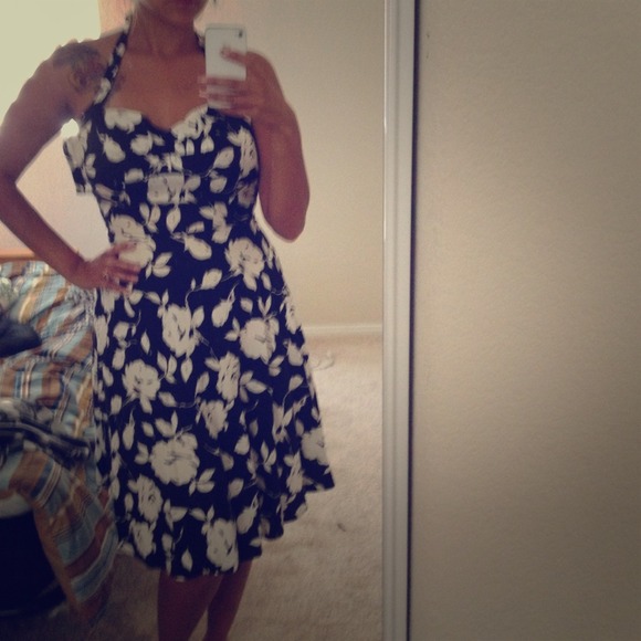 ❌Sold❌ Floral white rose dress