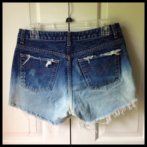 🚫Sold!🚫Ombre High Waisted Shorts - Picture 2 of 3