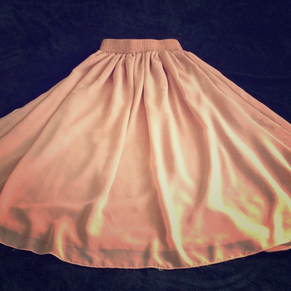 💕NWOT cute pink long skirt💞